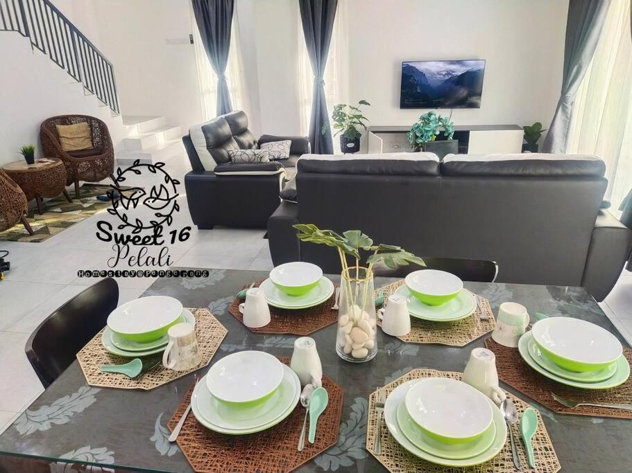 Sweet 16 Pelali Homestay Pengerang Exterior photo