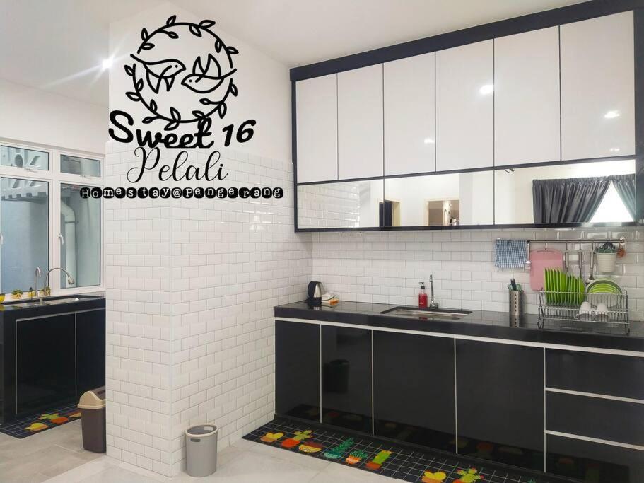 Sweet 16 Pelali Homestay Pengerang Exterior photo