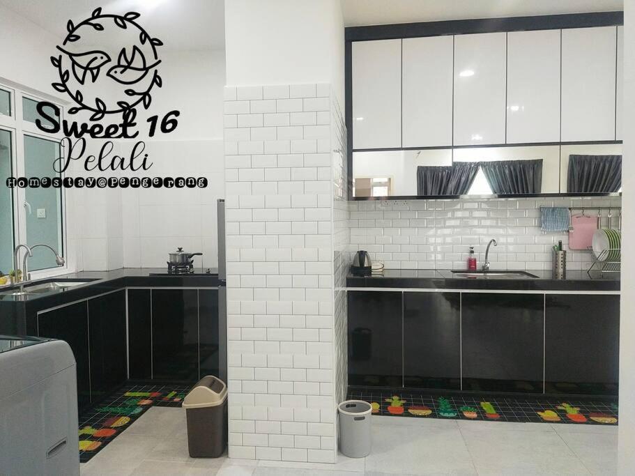 Sweet 16 Pelali Homestay Pengerang Exterior photo